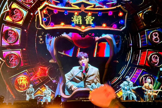 杀疯了！周杰伦深圳演唱会嗨翻天际！leyu乐鱼大屏、荧光棒与无人机齐齐上阵！